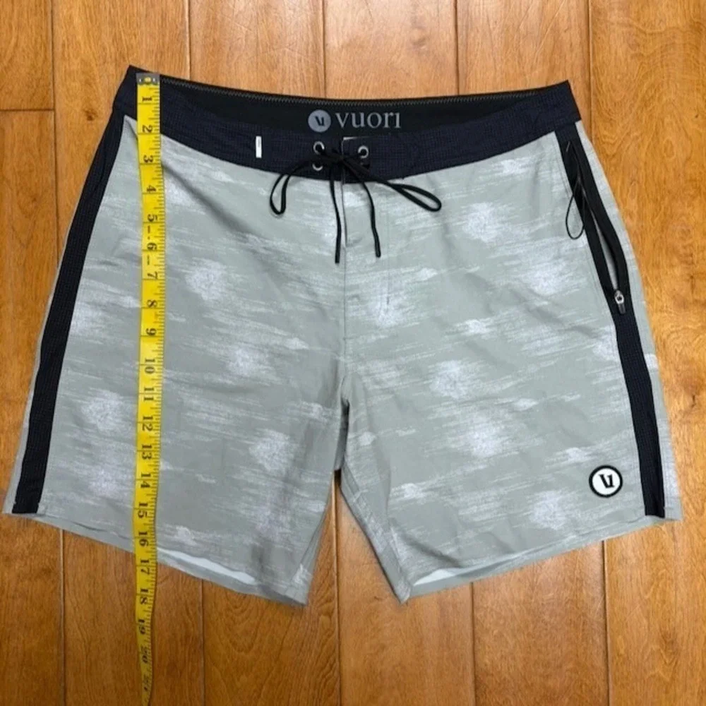 Vuori Swim Trunks Mens 30 Green Board Shorts Drawstring V374 Logo Summer Beach
